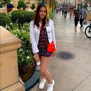 Meet your Posher, Navya